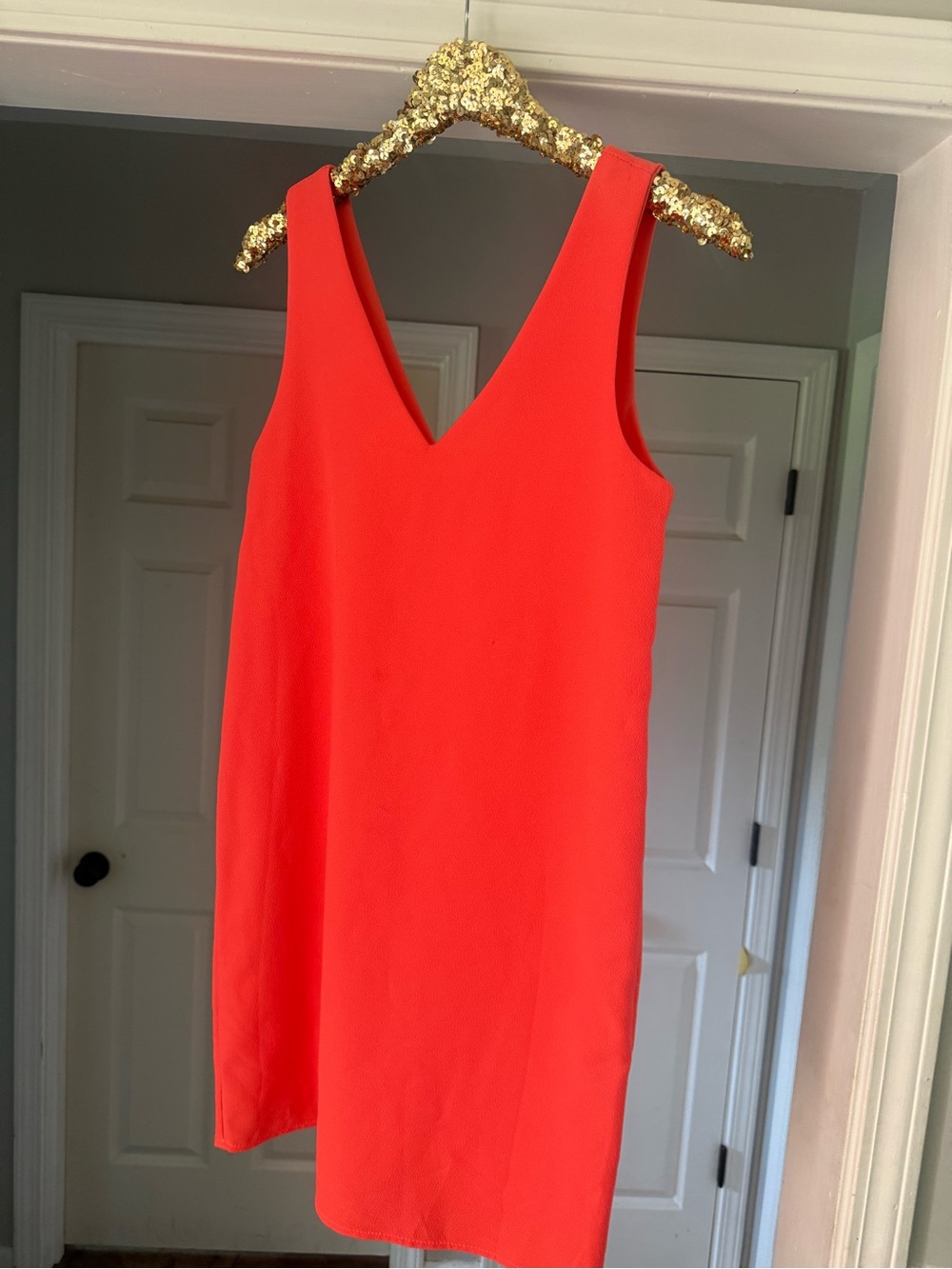 NWT Gianni Bini Neon Coral V-Neck Shift Dress - Picture 2 of 6